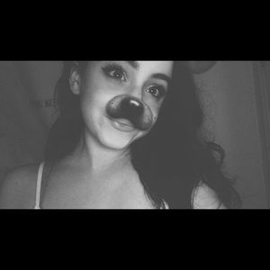 Meet your Posher, Ella